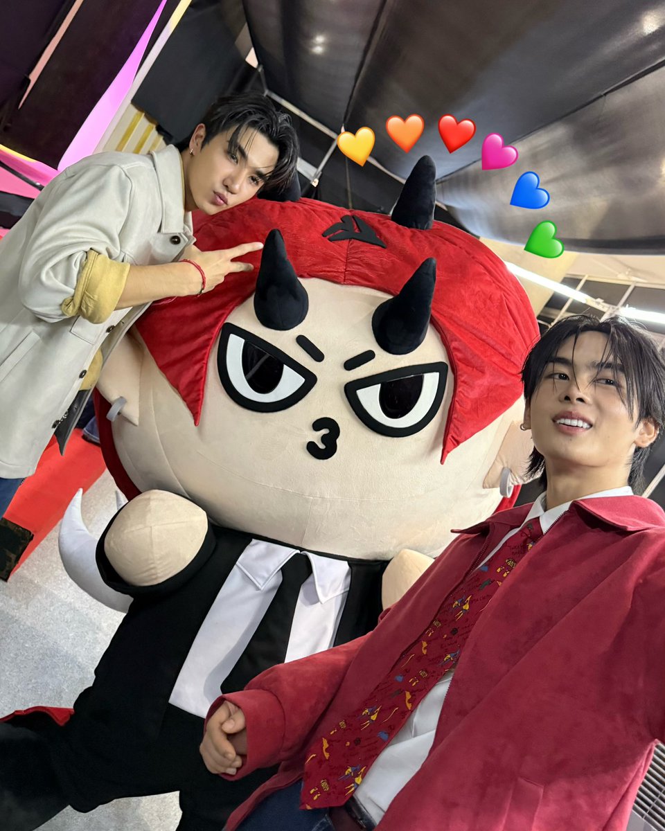 AlejandraO6396's tweet photo. DOMIIA a quien quiere mรกs ยฟA Perth o a Santa? ๐ค๐คโค๏ธ
DOMIIA TURN UP FANIVAL
#GMMTVFANIVAL2026
#DOMIIA #DOMIIATREND #PerthSanta #เนเธเธดเธฃเนเธเนเธเธเธเนเธฒ https://t.co/4R5kfnlT4k