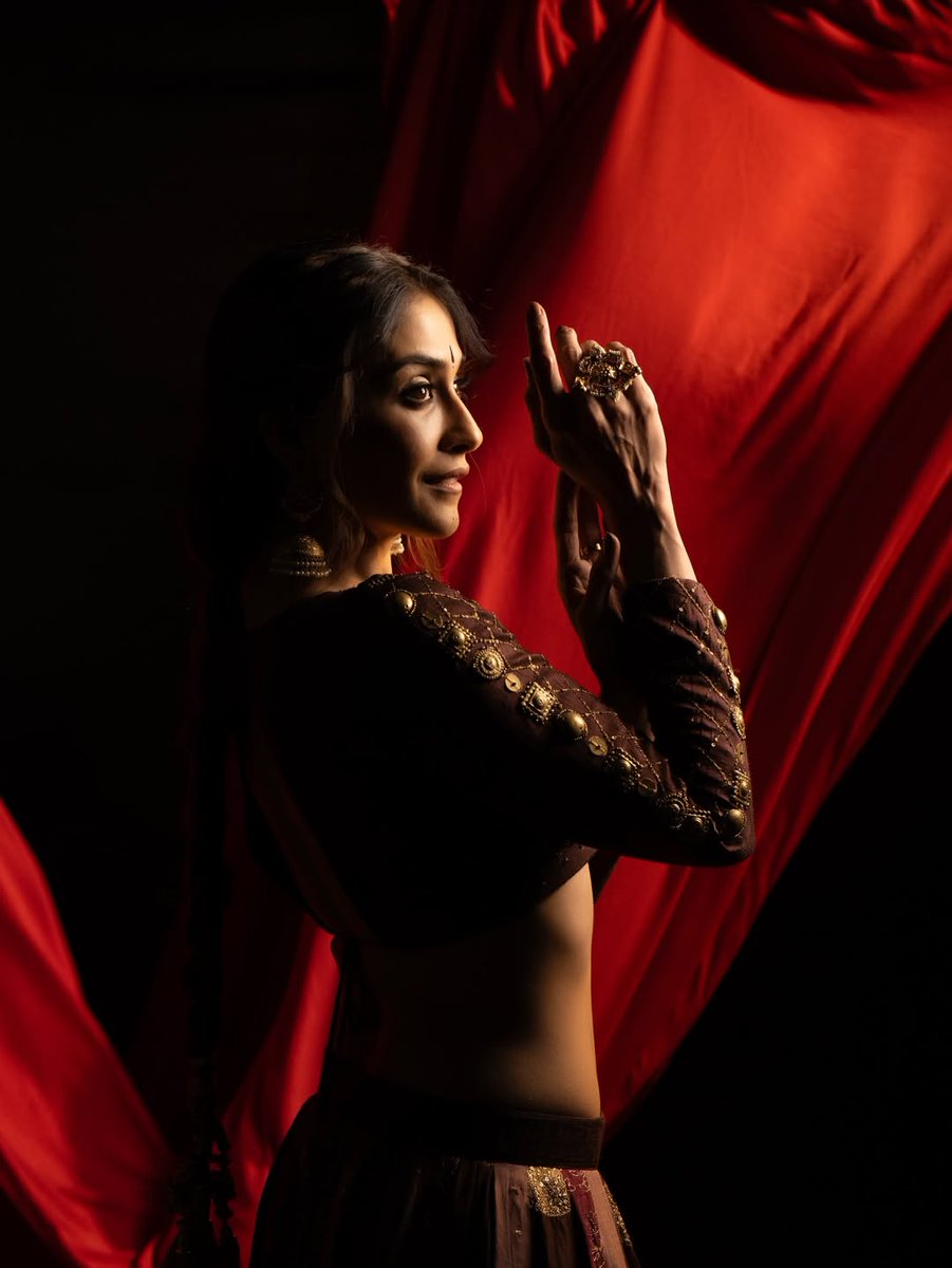 Actress And Model tweet media