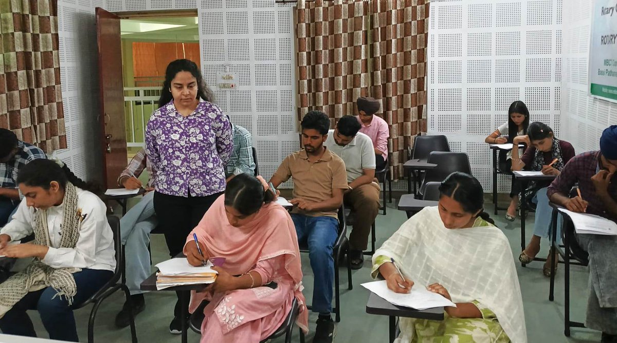 MBCT_Trust's tweet image. COMPUTER BASIC COURSE CONCLUDES. 20students of the 46th batch of Computers Basic Course undertook the final assessment exams. The same was conducted by an external examiner Deepti Chanana (former trainer of PHP at TCIL Chandigarh). #computer #computercourses #computerbasiccourse