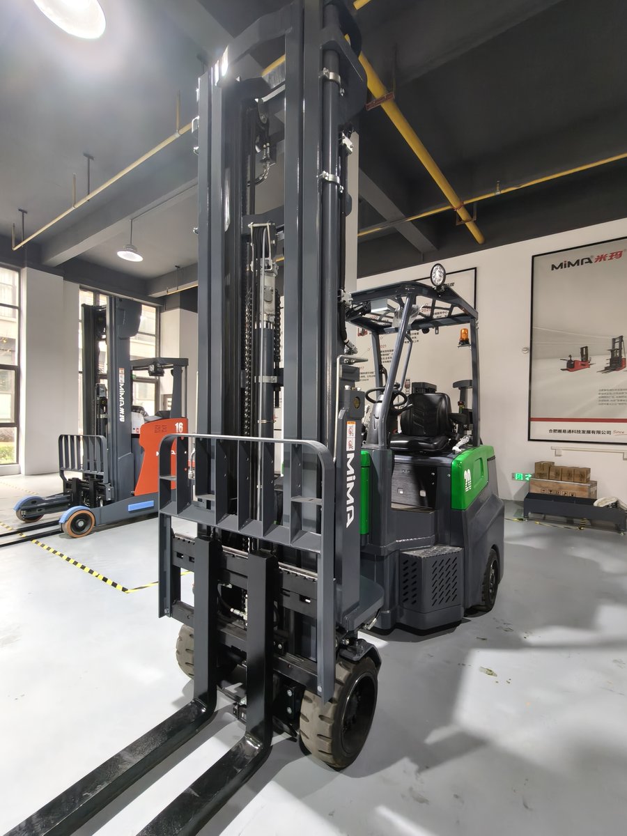 Fancy__Luo's tweet photo. 👷‍♀️MJ20 Articulated Forklift👩‍🏭
☑️The gantry can rotate 210°,increasing storage capacity.
☑️Solid rubber tires,suitable for both inside and outside warehouses.
☑️Highly efficient loading and unloading ➕Dense warehousing in narrow aisles.
#Forklift #MJ20 #constructionmachinery https://t.co/AKEmLNYqDj