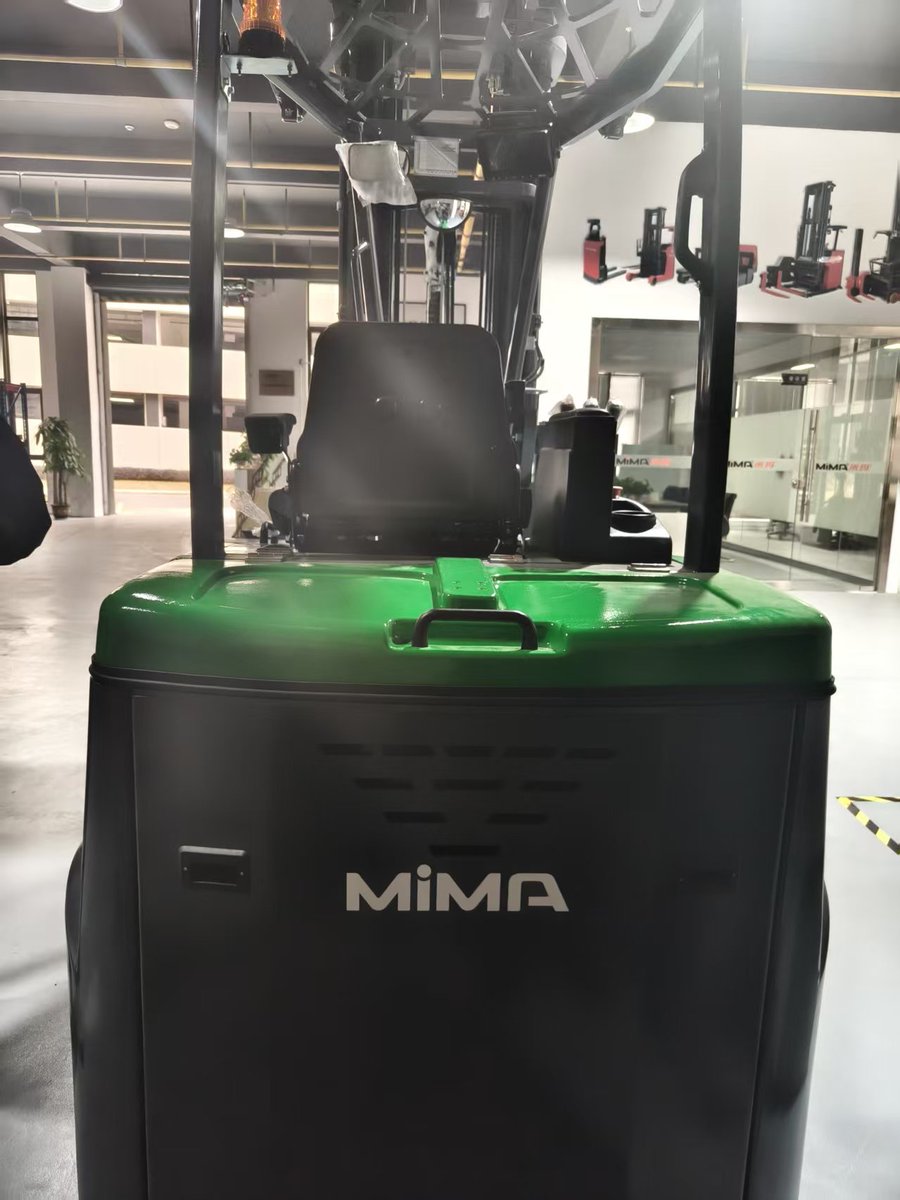 Fancy__Luo's tweet photo. 👷‍♀️MJ20 Articulated Forklift👩‍🏭
☑️The gantry can rotate 210°,increasing storage capacity.
☑️Solid rubber tires,suitable for both inside and outside warehouses.
☑️Highly efficient loading and unloading ➕Dense warehousing in narrow aisles.
#Forklift #MJ20 #constructionmachinery https://t.co/AKEmLNYqDj