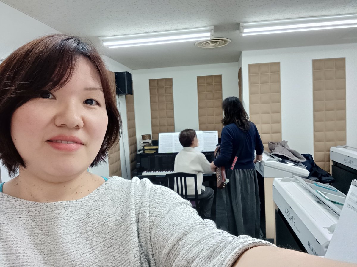 mkjskyview's tweet photo. 久しぶりにエレクトーンでの演奏です♪
＼店頭ライブのご案内／
4月12日(日) 小田急線百合丘駅より徒歩2分
ミュージックシティ百合丘 1階で店頭ライブを開催します🎹
①10:30～　②11:30~

いろんな鍵盤楽器を演奏したり、講師の他にも生徒さんやスタッフも参加します
お気軽にお立ち寄りください🌟 https://t.co/CII8b1Mik5