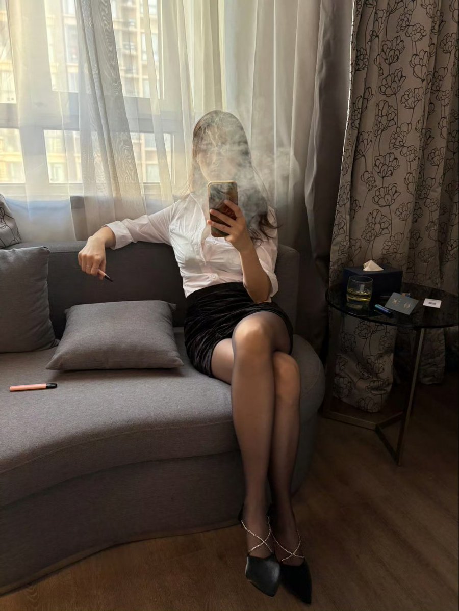 我和太太陈脂虎 tweet media