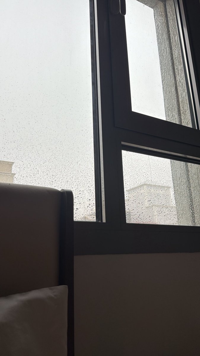  نِزَار بس مش قباني tweet media