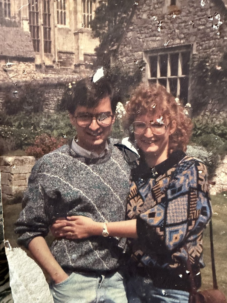 Daveconway123's tweet image. Good Morning Twitter Folk 

And it’s a very Happy Birthday to Her Grace @jossyconway 

#PartyTime

 🎉🥳🎂