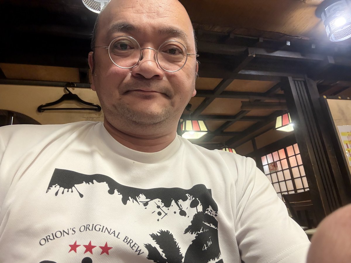 ごーん tweet media