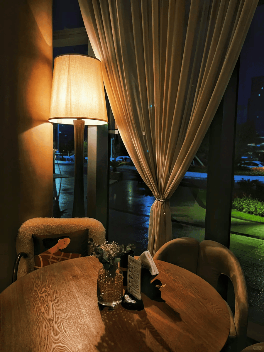 johann laux tweet media