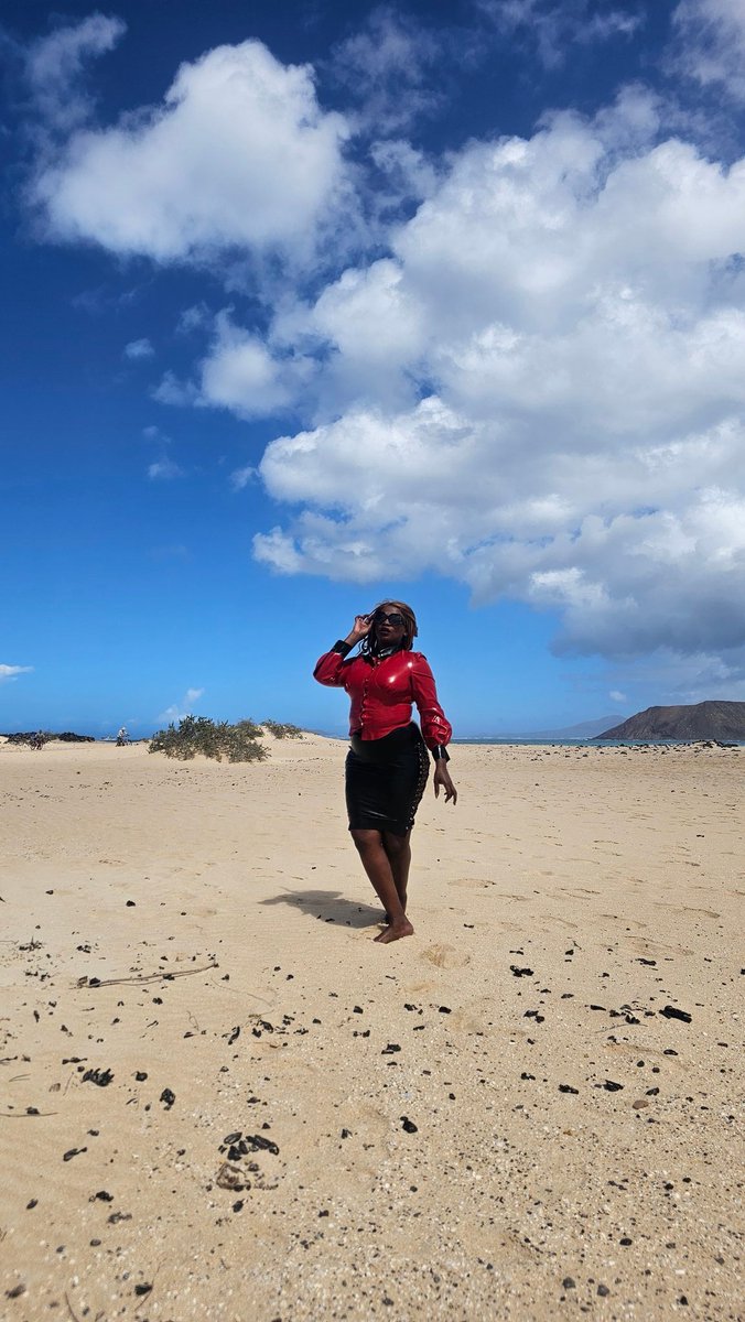 TOP 0.99% LoyalFans Mistress Ava Black tweet media