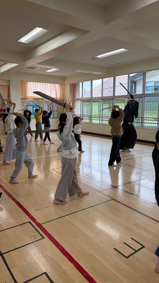 ichido2016's tweet photo. 水野、久米でお久しぶりの出張レッスン

月島や蒲田のレッスンとは別に、出張でもレッスンしてます。
キッズ剣士たちは
殺陣という言葉を知っていてびっくりです😳

#殺陣 #殺陣教室 #出張 #レッスン https://t.co/Gxecbw02u0