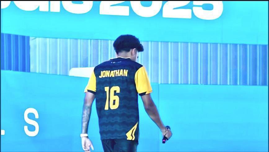 weareapex 🖤 tweet media