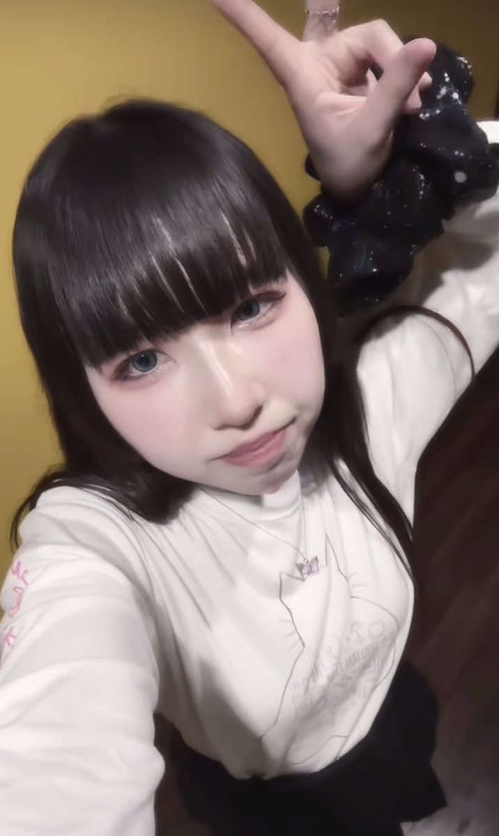 Moon🌒🦋 tweet media