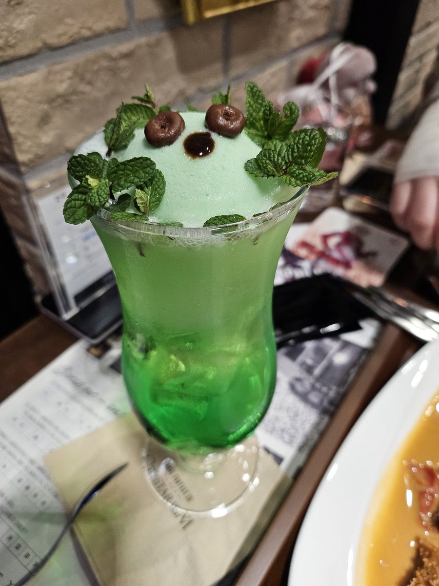 에이트르 tweet media