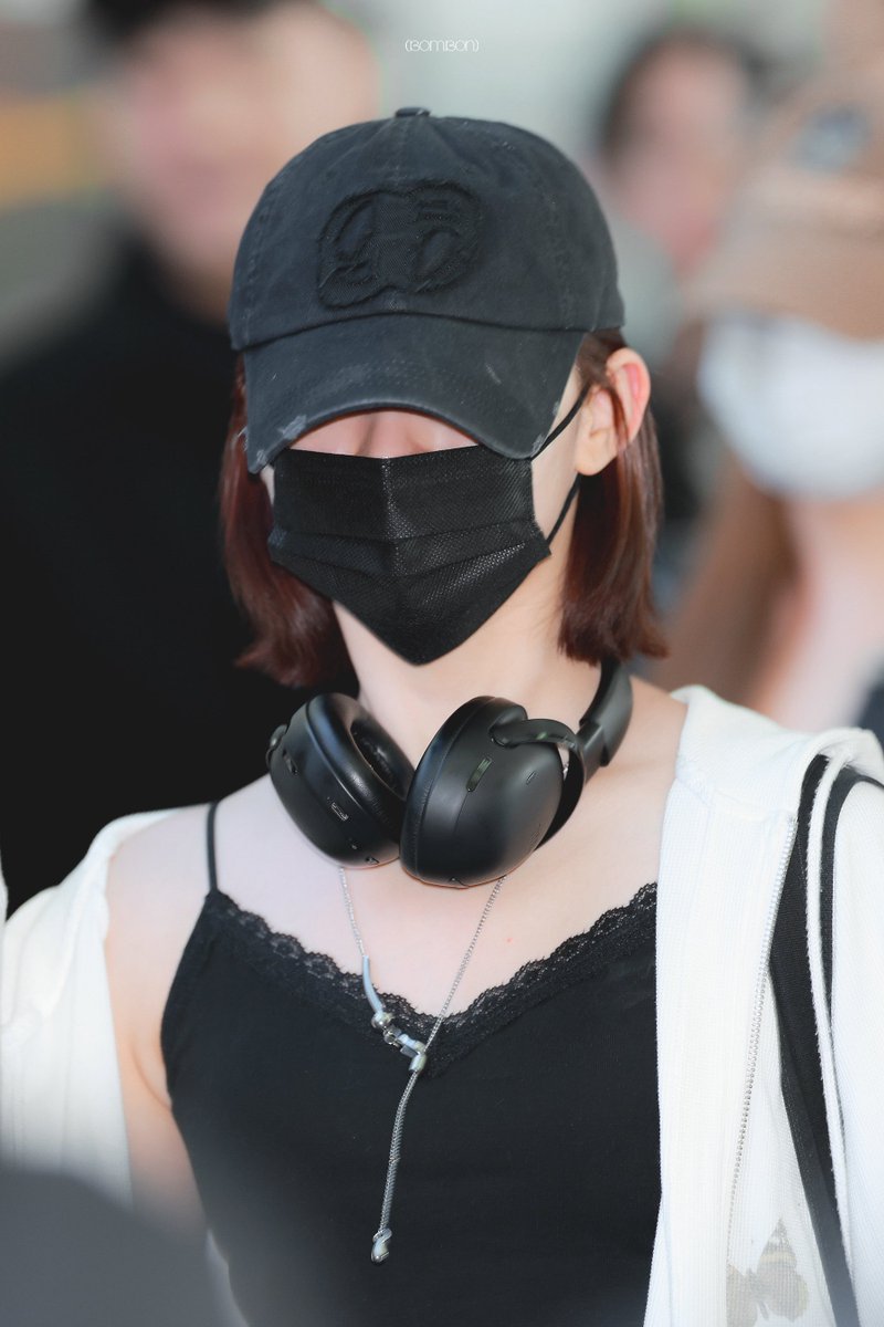 mogo0mogo's tweet photo. ★ 260326 Heart2Heart ジウ 私服

🏷️ AS"ON
- PATCH BALL CAP / BLACK

🏷️ PEARLY MORE
- ドロップペンダントマグネットスライドネックレス_PM24N021WT

🔗 https://t.co/D4NO5gqsI1

#Heart2Heart #JIWOO #ジウ #ハトゥハ #ASON #PEARLYMORE #Heart2Heart_outfit https://t.co/IpoutLDpUl