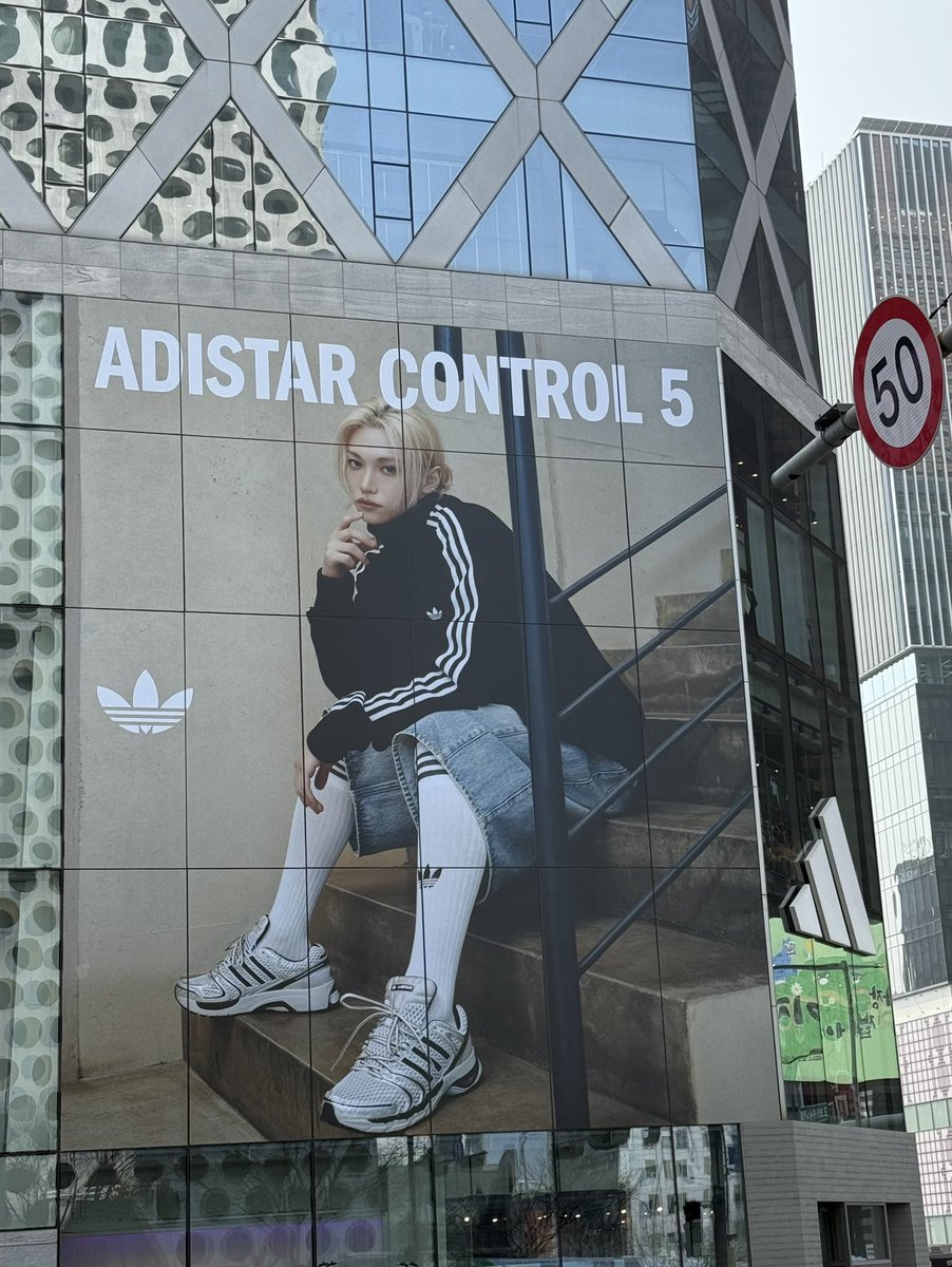 ivana 🎀 tweet media