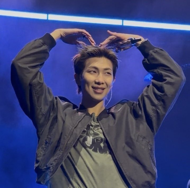 bangtanix7's tweet photo. ohh how i am itching to change this to my pfp https://t.co/7caa707XxO