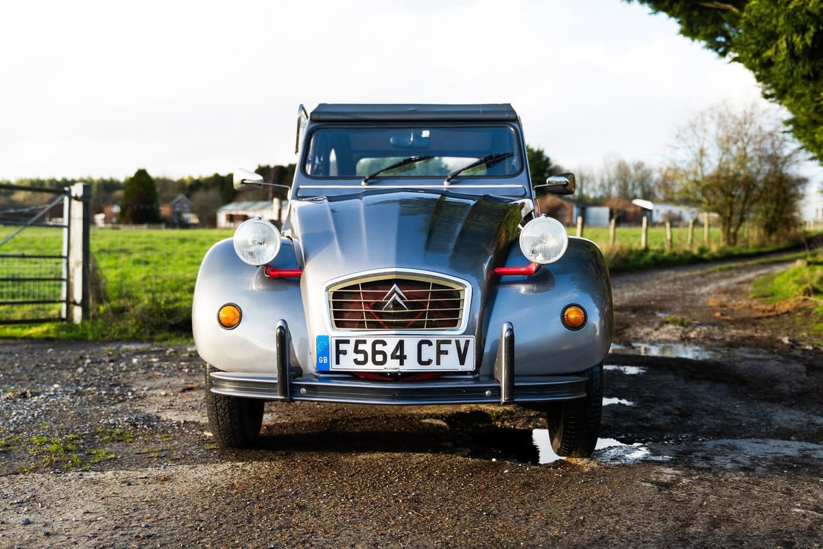 L'HOMME A LA 2CV tweet media