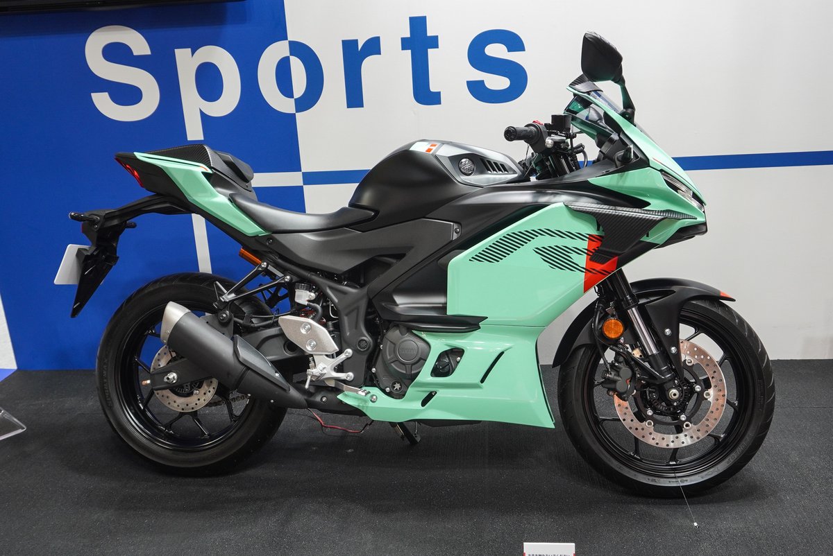 responsejp's tweet image. 斬新な“ライトグリーン”のヤマハ『YZF-R3』『YZF-R25』発売へ、「Y2K」トレンド取り入れZ世代向けアピール
response.jp/article/2026/0…

#バイク #新型車 #ヤマハ