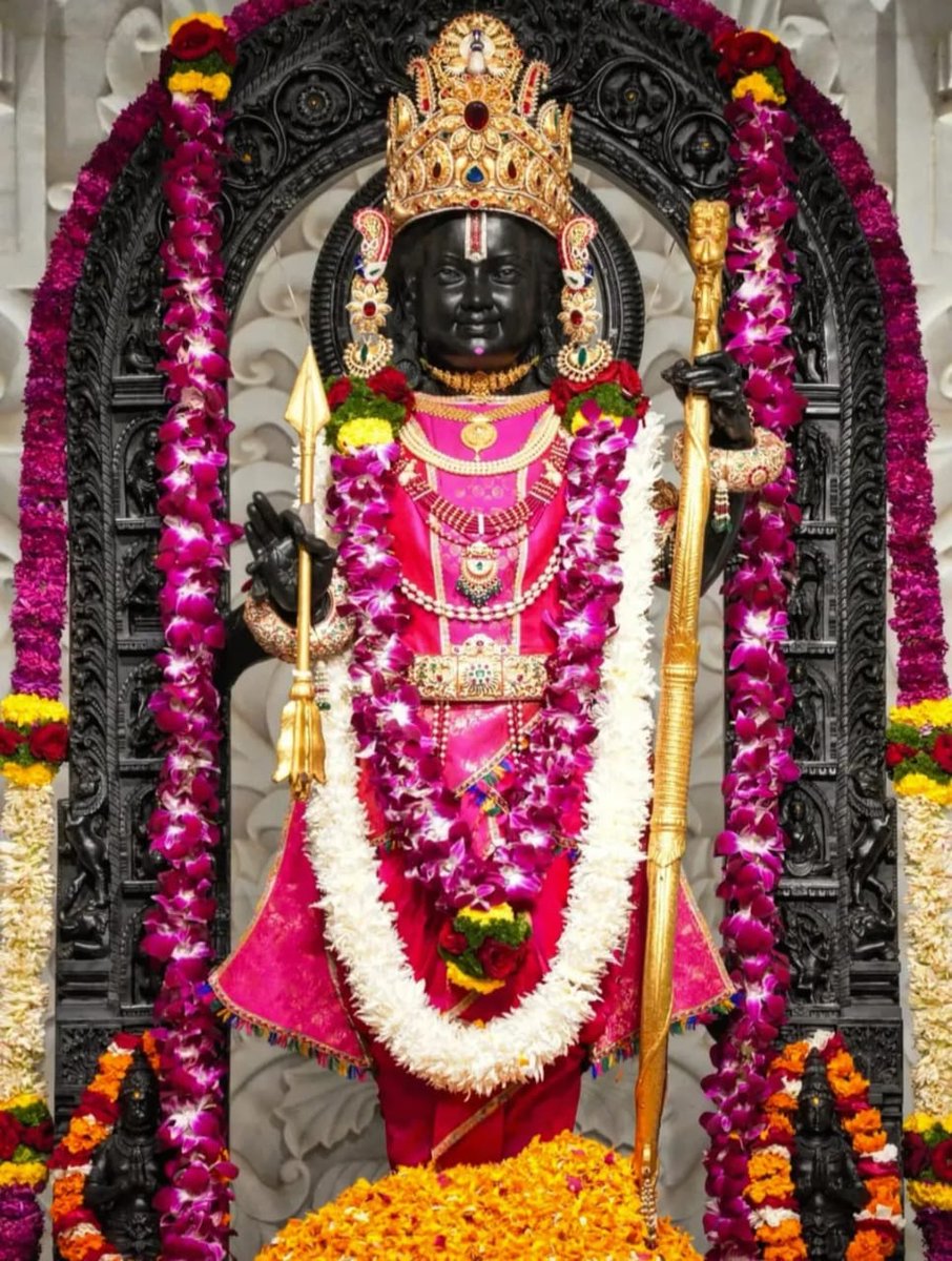 श्री रामचंद्र कृपालु भजमन हरण भवभय दारुणम्।
नव कंज लोचन,कंज मुख,कर कंज,पद कंजारुणम्।।

श्री राम नवमी की हार्दिक शुभकामनाएं 🚩🚩

#RamNavami