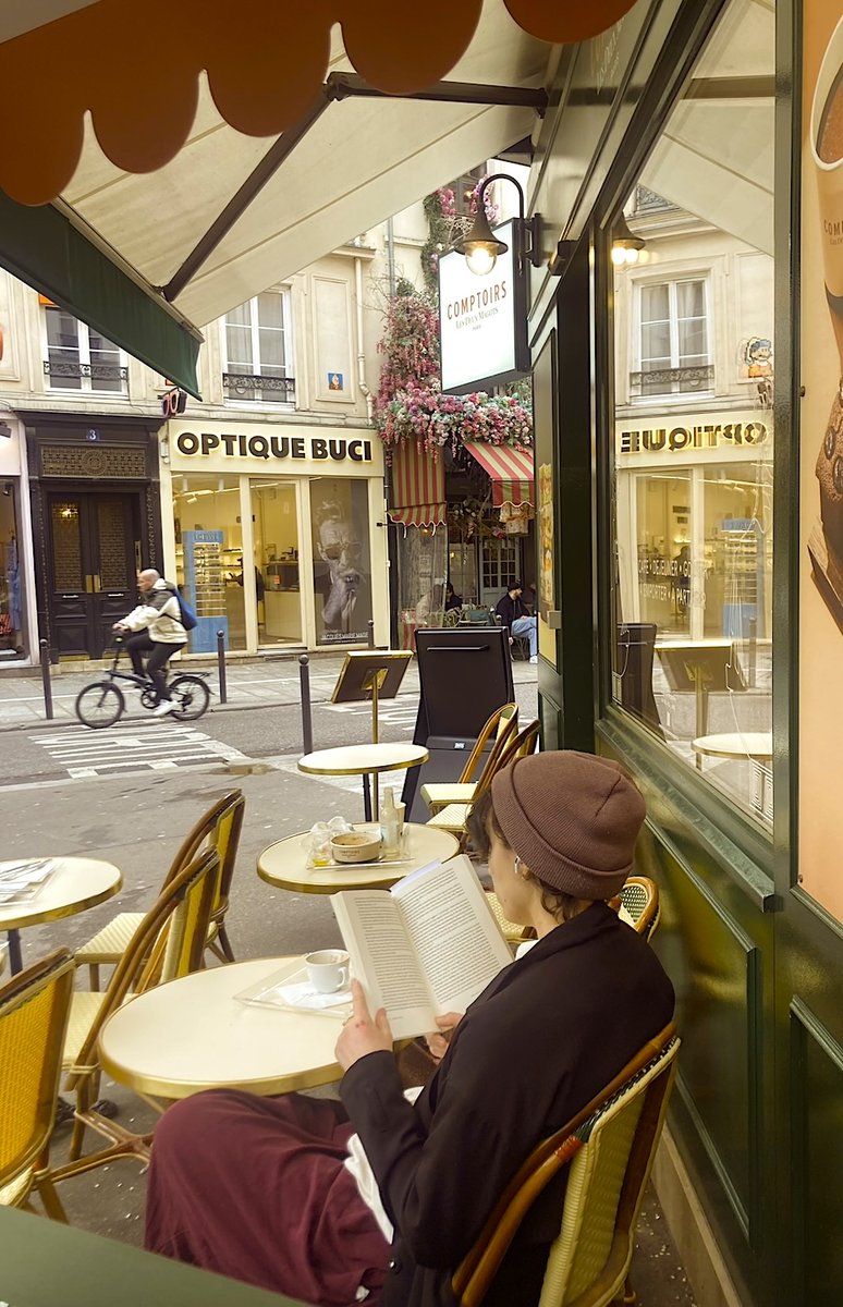 focusonparis's tweet photo. Thoughtful Thursday: a good time for a good book. #cafeculture #leftbank #springtimeinparis https://t.co/lh8rSaY3kt