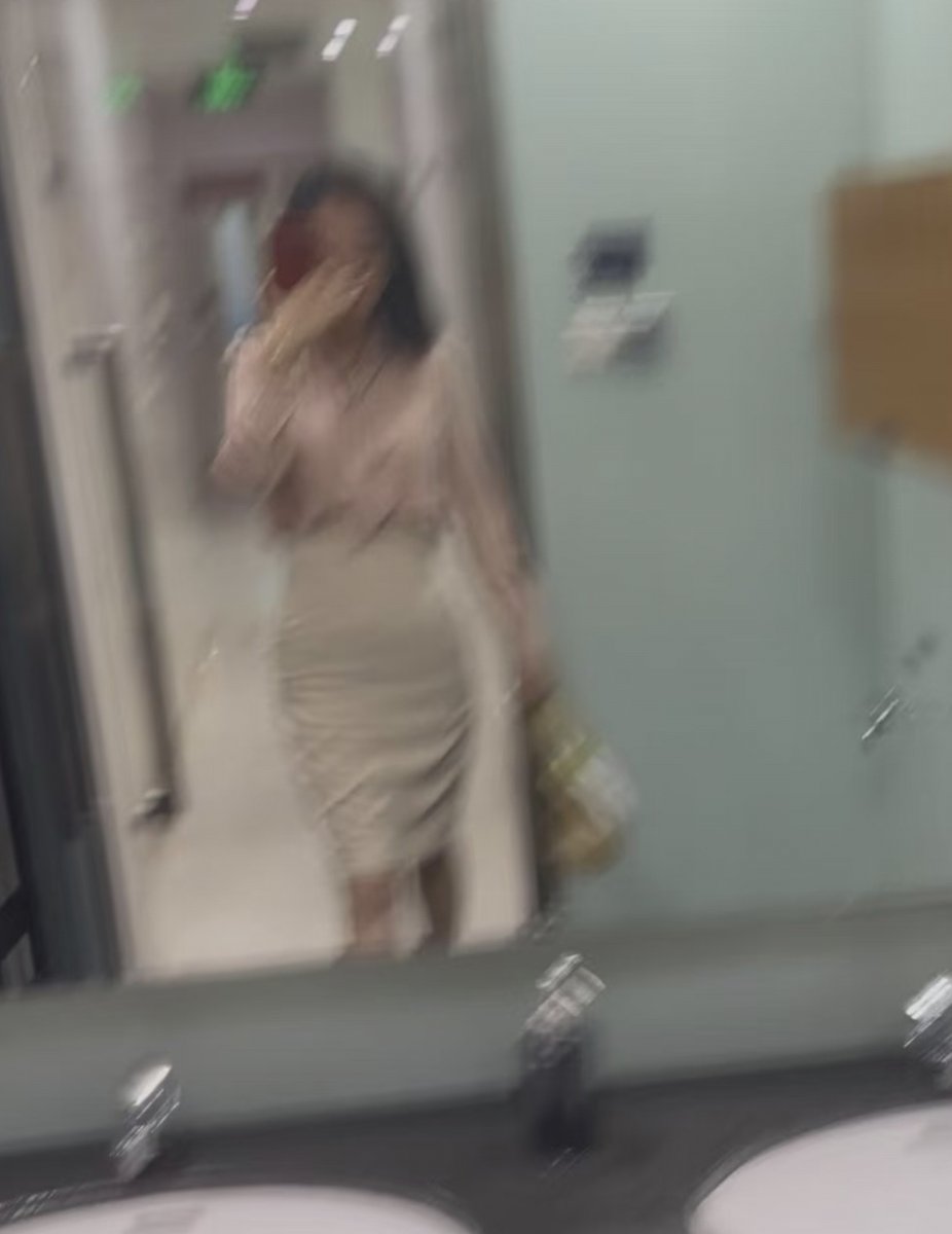 我发现男人单身的时候，性欲简直像开挂一样，聊天聊着聊着就开车。可一旦有了女朋友接了婚，慢慢就“淡”了，频率直线下降，有时候一个月才两三次，还得女人主动。
这是为什么？？？？？？？？ https://t.co/ZTvg29pB6y