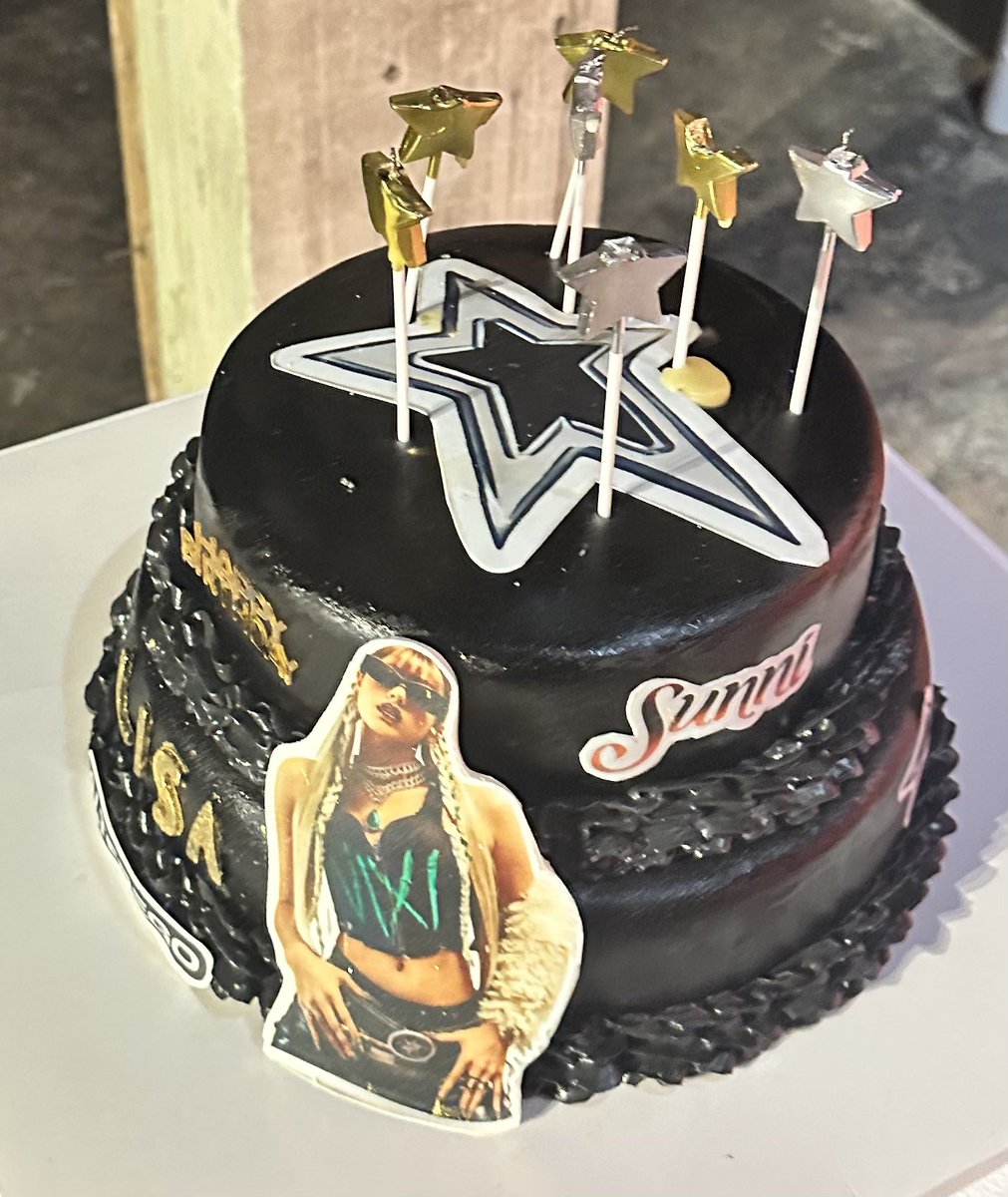 OHMMY LIZA tweet media