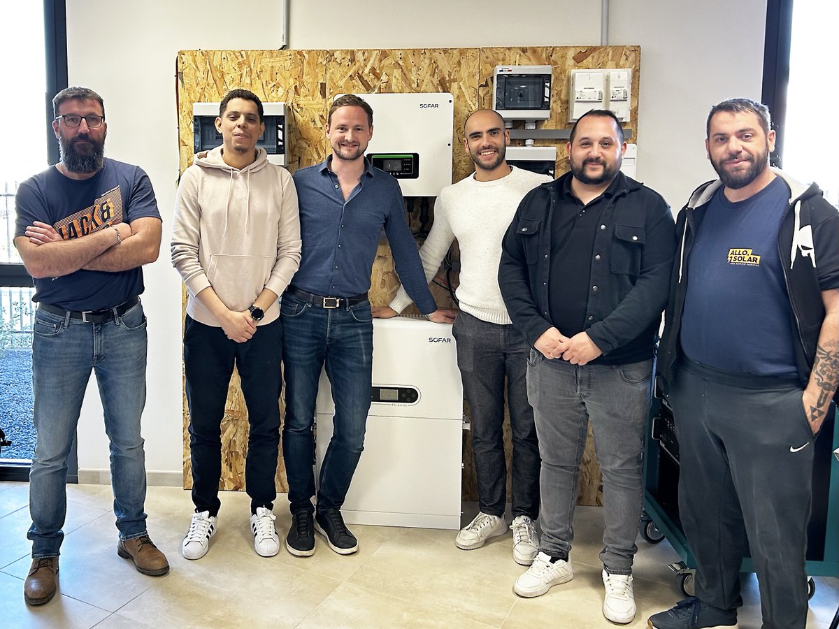 SZ_SOFARSOLAR's tweet image. 𝗬𝗲𝘀𝘁𝗲𝗿𝗱𝗮𝘆 𝗶𝗻 𝗙𝗿𝗮𝗻𝗰𝗲, 𝘄𝗼𝗿𝗸𝗶𝗻𝗴 𝗮𝗹𝗼𝗻𝗴𝘀𝗶𝗱𝗲 𝗔𝗹𝗹𝗼.𝗦𝗼𝗹𝗮𝗿. 🤝 #SOFAR #BuiltOnTrust #EnergyStorage #SolarEnergy #France