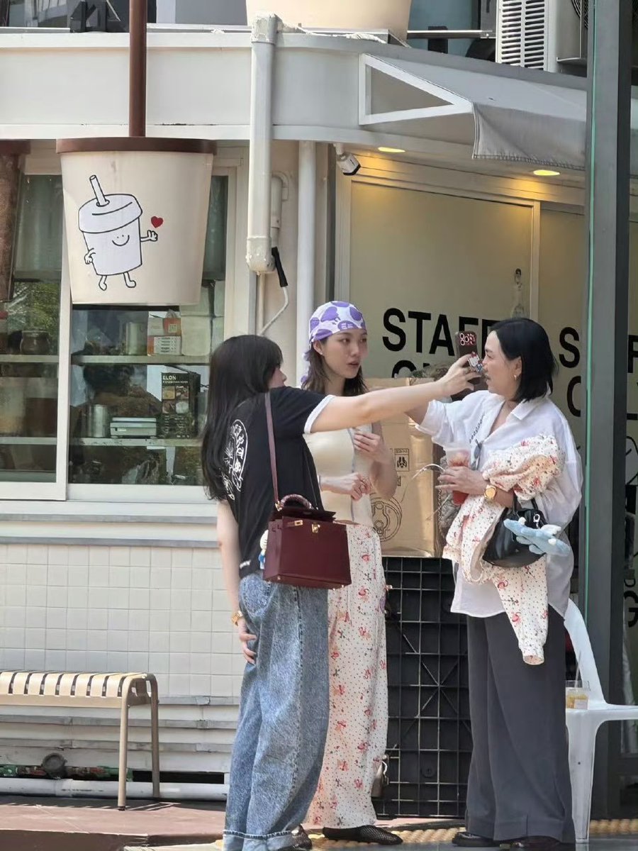 unchainedSK tweet media