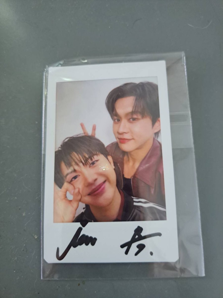 ป๊าถ่ายส่งมาให้ ละบอกว่าแม่แกะแล้วกรี๊ดแทนไปแล้ว 5555555555555555555555555555555

#MNYxBverTonliew
╴╴╴╴╴⊹ꮺ˚ ╴╴╴╴╴⊹˚ ╴╴╴╴˚ೃ ╴╴╴╴╴
˚₊‧꒰ა #บีเวอร์ต้นหลิว #BeverTonliew ໒꒱‧₊˚
🦫 #bbverpj 🌱 #tonliewmtp💖