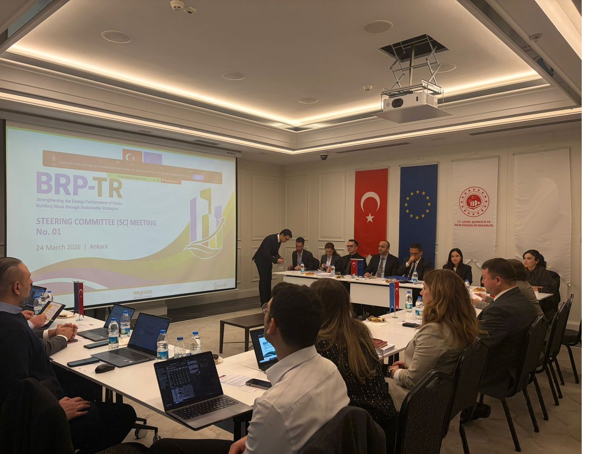 ipacevre tweet media