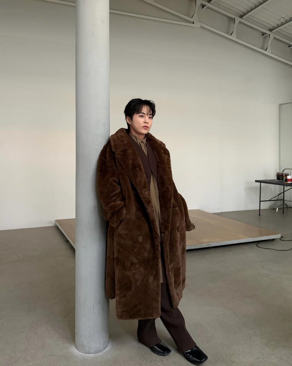 'KNOCK KNOCK!' tweet media