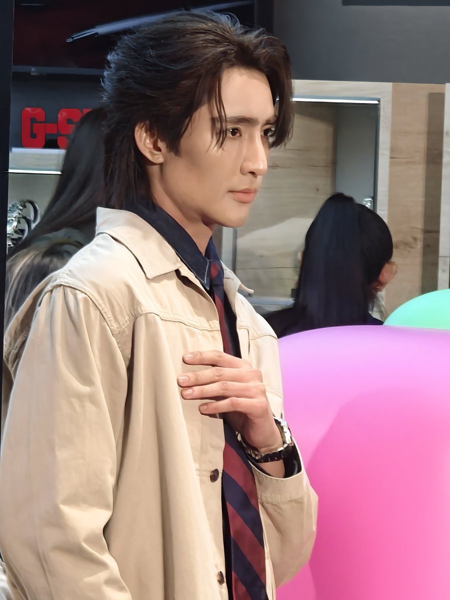 NeKitsun3's tweet photo. โหหหหห พี่คะะะะ หล่อๆๆๆ

EARTH X GSHOCK CASIO OPENING
#CASIOCMG #GSHOCKTH 

#EarthPirapat https://t.co/CKLBPWD4sR