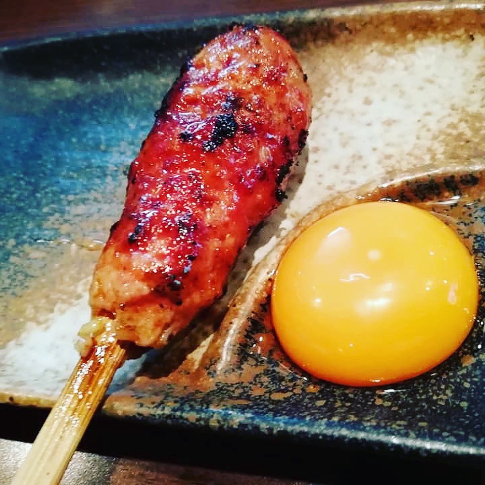 torian_Anshita's tweet photo. 【焼鳥と水炊きの酒場　鶏庵】

本日（３／２６　木）

お席空いております☆

１８時オープンです‼️

皆さまのご来店お待ちしております😆
☎️0835-20-2088

後、ざっくりですが、テイクアウトの紹介デス☆

ファミリーSETは、店内で食べるよりもかなり『お得』になっております‼️

是非どーぞ😊 https://t.co/ixM0CufPuZ