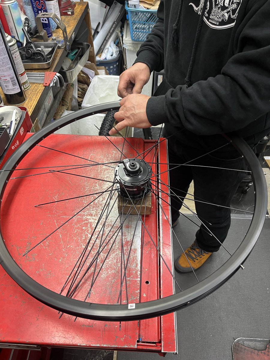 astbikes's tweet image. ディスク付きハブダイナモが入荷して来たので早速組み立てております。
#マウンテンバイク 
#astbikes
#astforest 
#練馬板橋
#和光市秩父市
#マウンテンバイクショップ