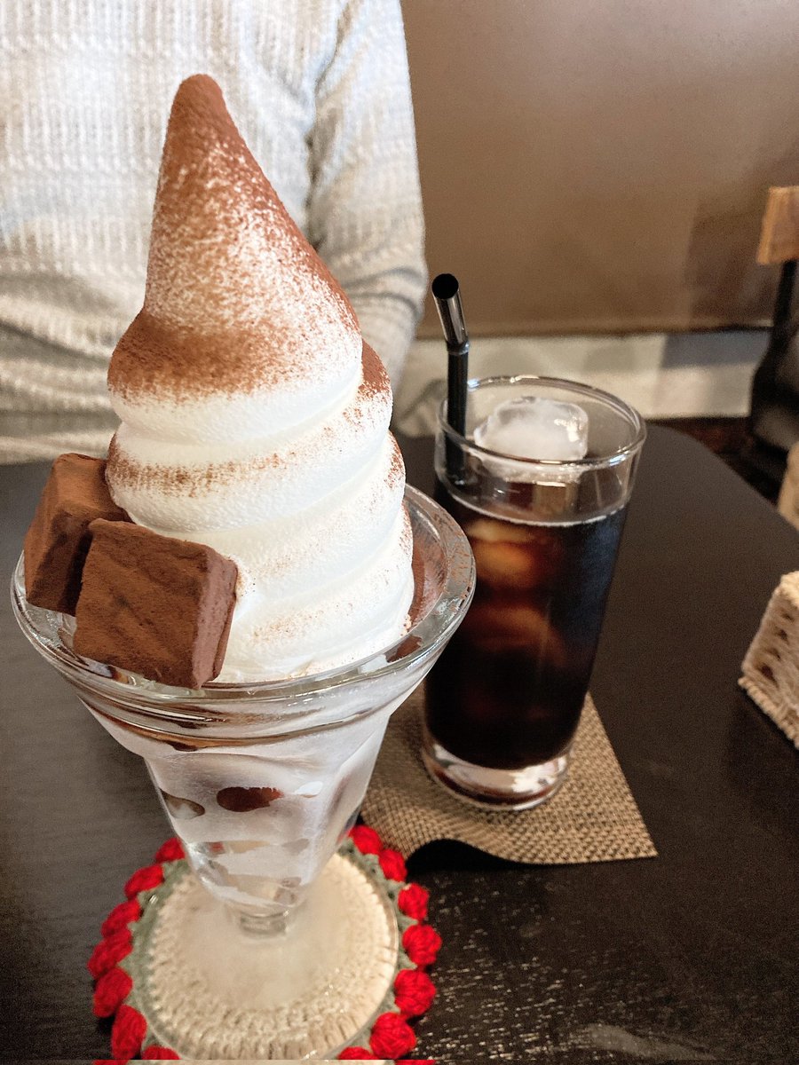 あいつ！（きしん）今日もパフェを食べてるってばよ！！🤤😌🥹