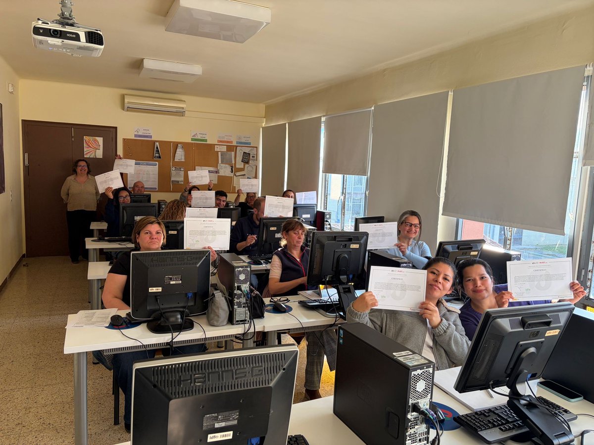 IDFO Formació Girona tweet media