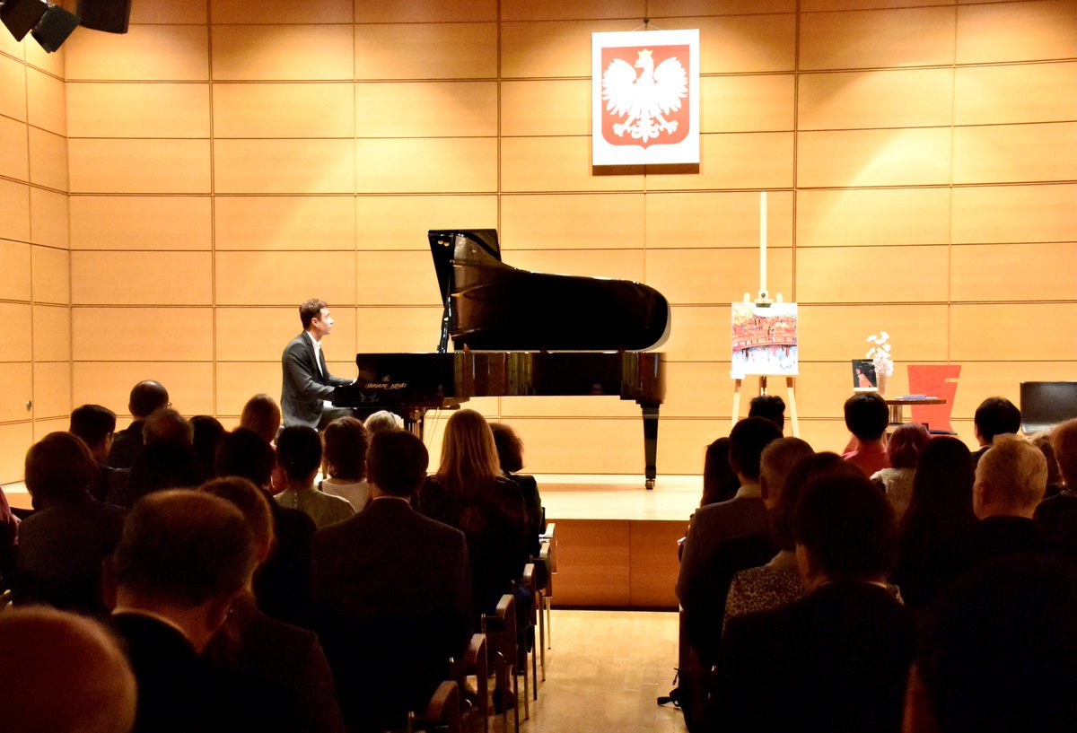 ポーランド広報文化センター tweet media