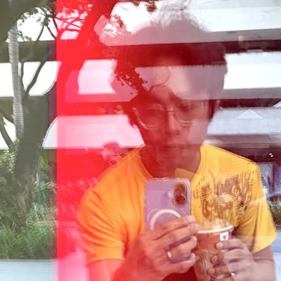 ceeejong's tweet photo. Lumulusot na sa dingding 😭 https://t.co/wD3essISpV
