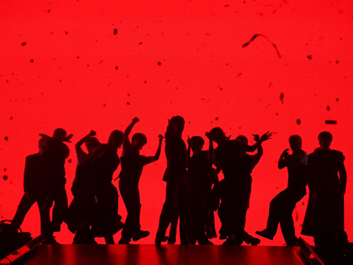 UnUsUaL Ent tweet media