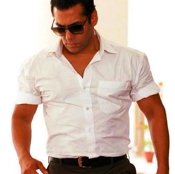 PrettyKtm's tweet image. #SalmanKhan Could Make HIS Every Film A #Blockbuster If, @BeingSalmanKhan Increases The Price Of #SalmanKhanMovies📽️ tickets. (Most Filmmakers &amp;amp; Actors Are Doing That) But @BeingSalmanKhan Wants The Masses 2 Enjoy HIS Movies @ The Normal Ticket Price @PrettyKtm 🎞️