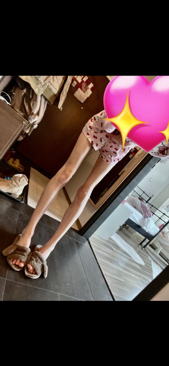 kaylor555's tweet photo. this bitch was calling herself fat… #edtwt https://t.co/HyOHUBw5cq