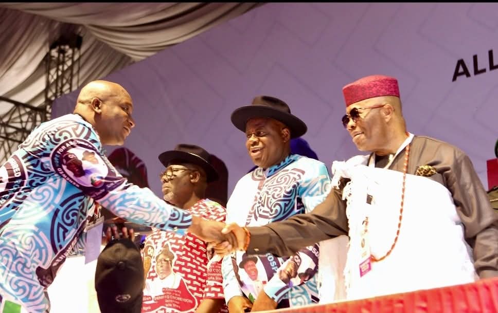 Ogolomartins's tweet photo. Picture Story :

Dr Samuel Ogbuku MD/CEO NDDC, attended the APC South-South  Zonal convention which held at Asaba , Delta State. https://t.co/fVS5gnRyxn