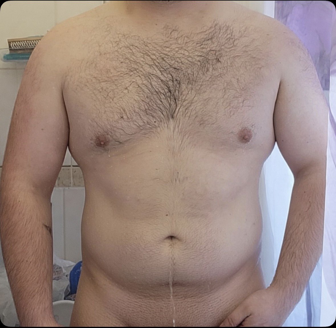 bigjdevon's tweet photo. Just stepped out the shower… still dripping 😈
Who wants to see what happens when the towel finally drops?

https://t.co/5IIkDxdquX

#OnlyFans #OnlyFansGuy #OnlyFansGuys #HairyChest #NSFW #dadbod https://t.co/OorHJU2wSa