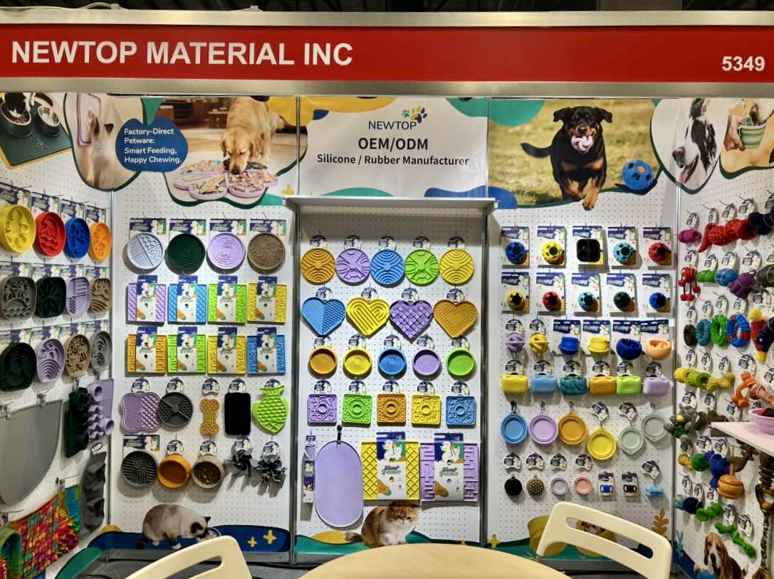 newtopsns's tweet image. #GlobalPetExpo has reached its second day! If you haven’t had a chance to visit yet, come see #NEWTOP at Booth 5349😉Come experience our #lickmat ，#slowfeeder and #pettoys 🐾
We look forward to seeing you there🫰
#PetIndustry  #petproducts