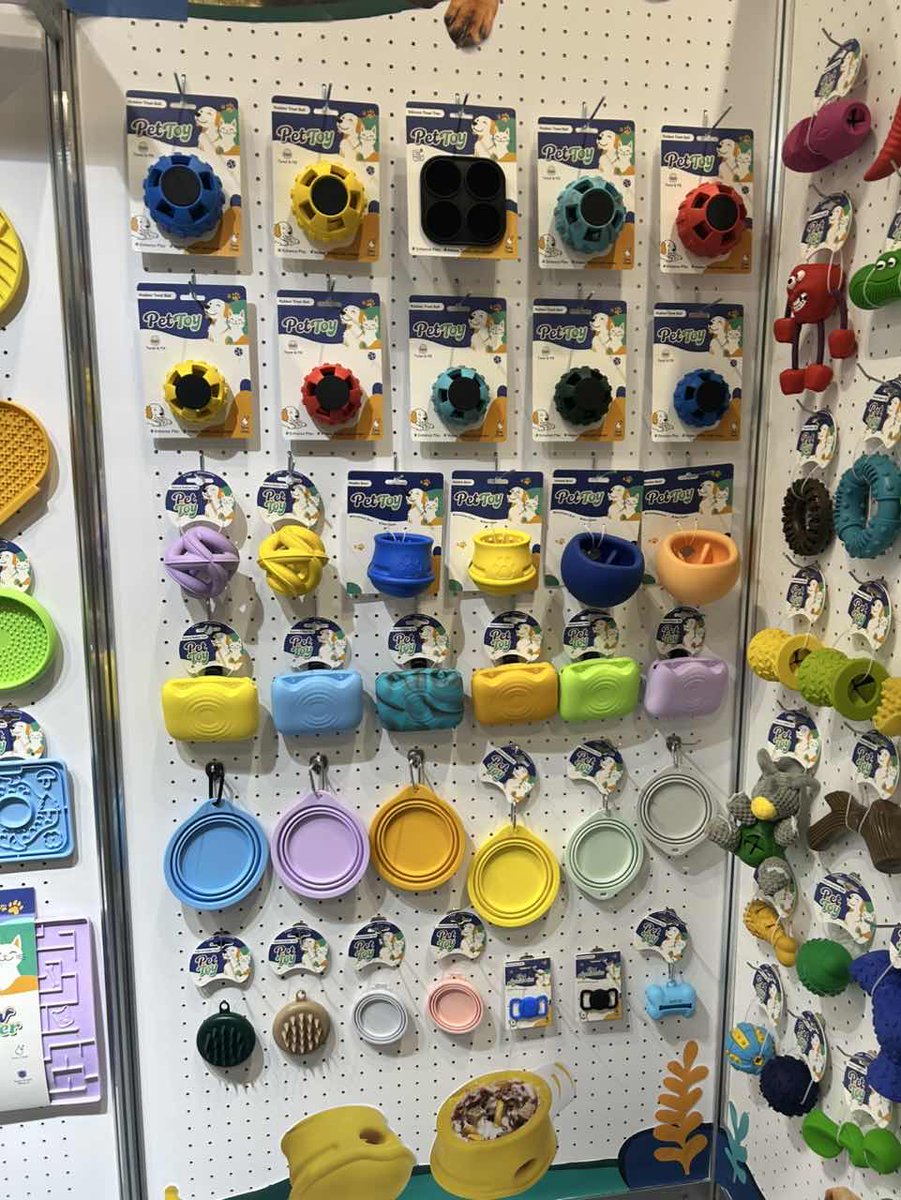 newtopsns's tweet image. #GlobalPetExpo has reached its second day! If you haven’t had a chance to visit yet, come see #NEWTOP at Booth 5349😉Come experience our #lickmat ，#slowfeeder and #pettoys 🐾
We look forward to seeing you there🫰
#PetIndustry  #petproducts