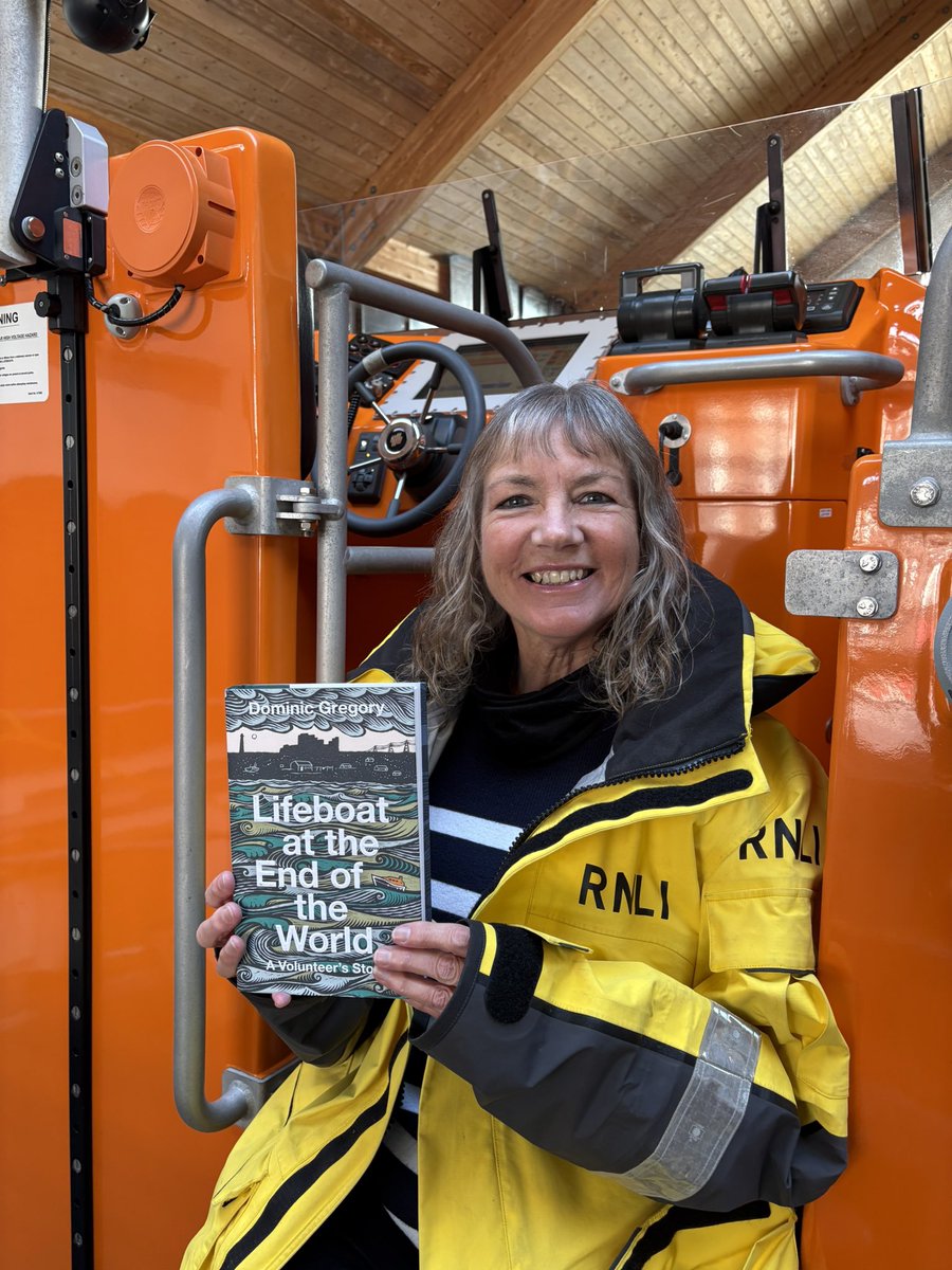 Books by the Beach tweet media