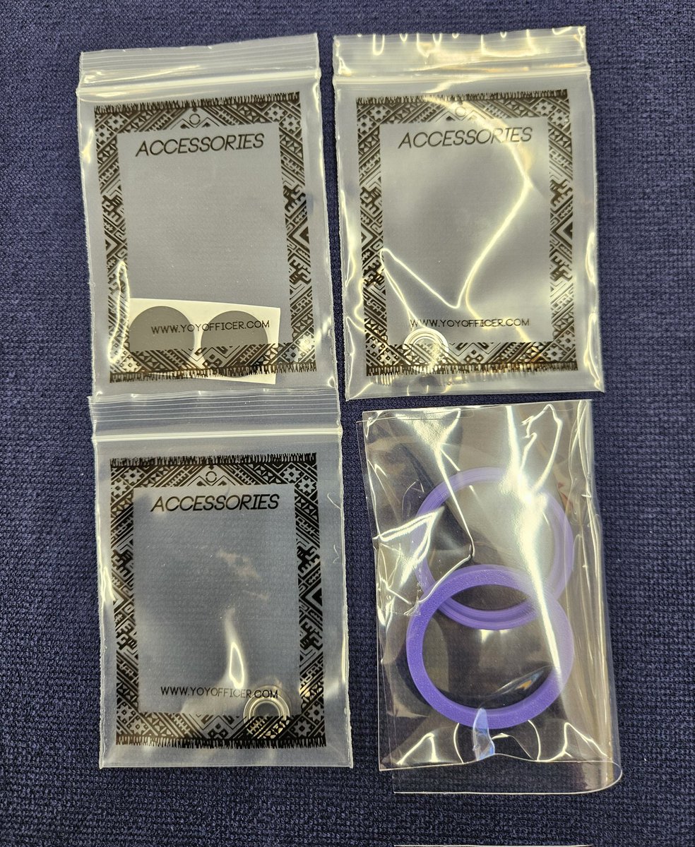 ヨーヨー再入荷のお知らせです。
ヨーヨーショップキズナ
｢KIZUNA｣

戦国
｢謙信｣

ヨーヨーフレンズ
｢AoE｣

その他
･専用ウエイトリング
･YYO ブラック パッド
･YYO センタートラックベアリング
･YYO 曲面加工ベアリング

他多数取り揃えてますので、お気軽にご来店下さい。