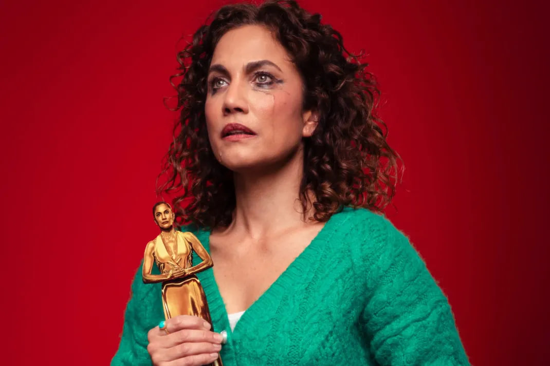 arainfonoticias's tweet photo. AGENDA | Toni Acosta protagoniza “Una madre de película” en el Teatro de las Esquinas de Zaragoza, del 26 al 29 de marzo. Un monólogo en clave de comedia sobre el nido vacío, con texto y dirección de Juan Carlos Rubio https://t.co/eqn1eQ97SR