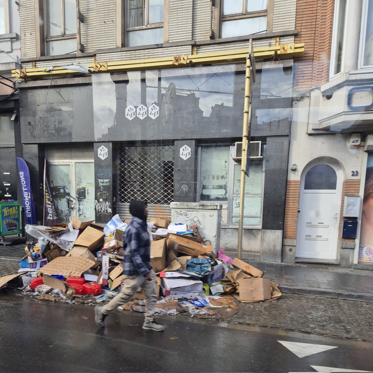 Hugo Poliart tweet media