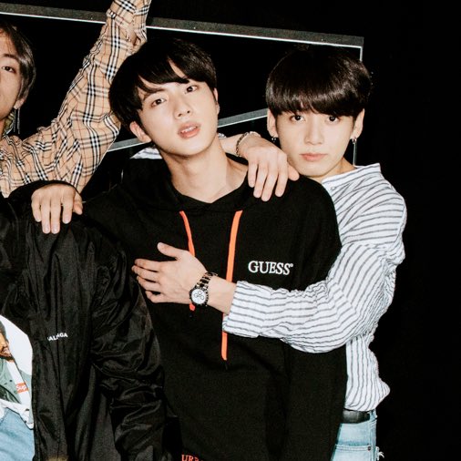 Seokjin save me⁷ ⦿☰☲ ARIRANG 💿 tweet media