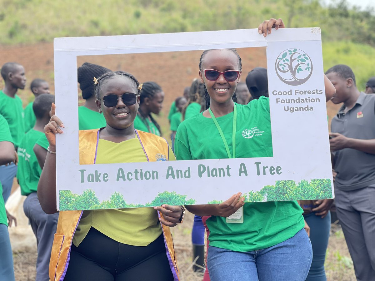 MusaniwaboEsth2's tweet photo. Walking Green, 🌱 the early morning rains are a reminder for you to plant a tree.
#Treeplanting, #Reforestation https://t.co/AtcQAtJ9CD